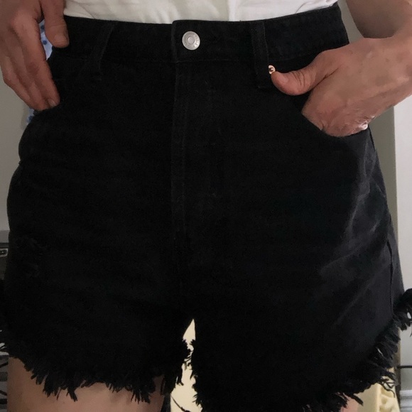 HI-Rise Black Denim Size 10 Frayed Shorts - Picture 2 of 14